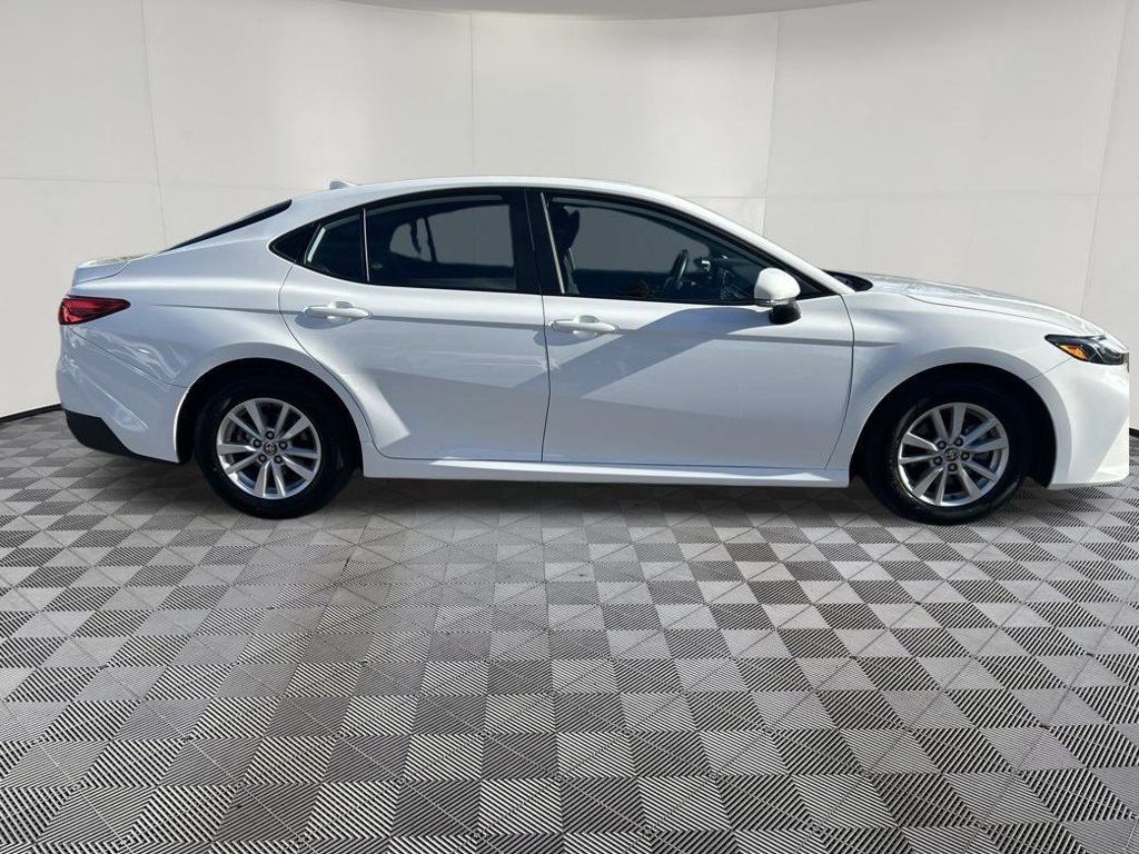 Used 2025 Toyota Camry LE FWD image 10