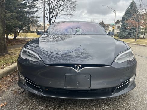 Used 2019 Tesla Model S Performance image 2