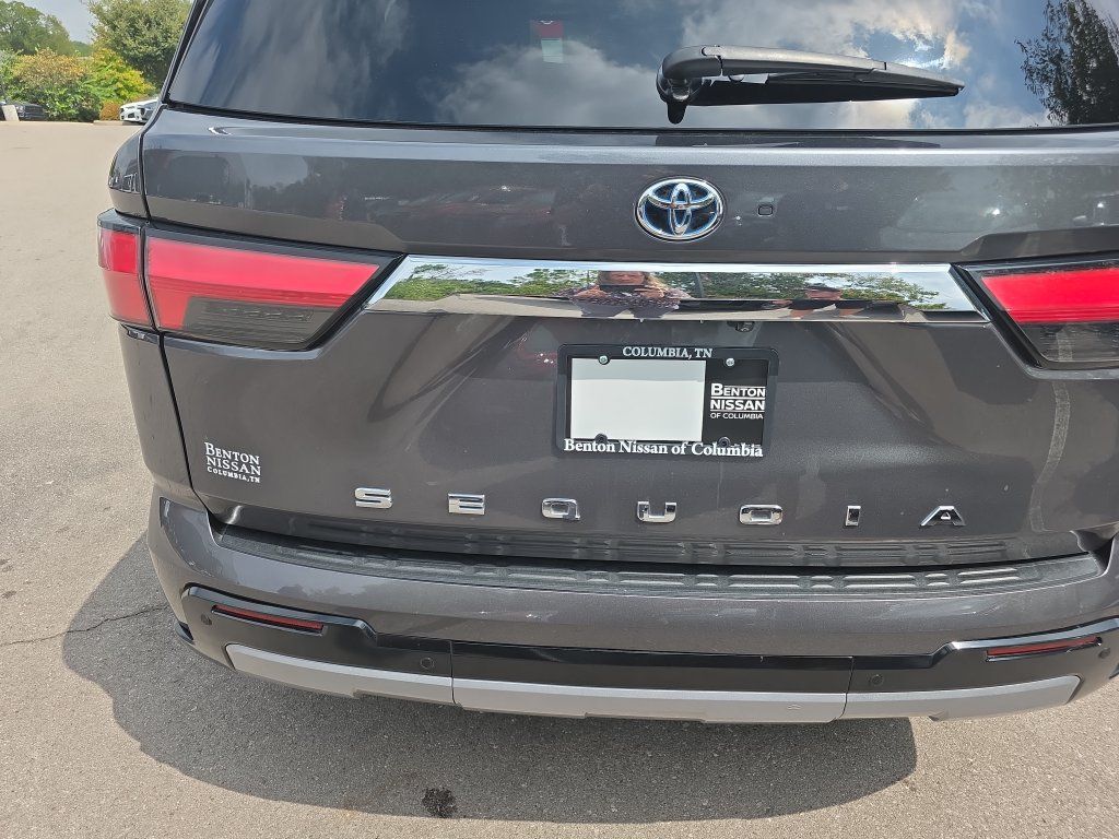 Used 2023 Toyota Sequoia Limited w/ Tow Technology Package AWD/4WD image 37