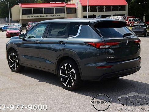 Used 2024 Mitsubishi Outlander AWD image 5