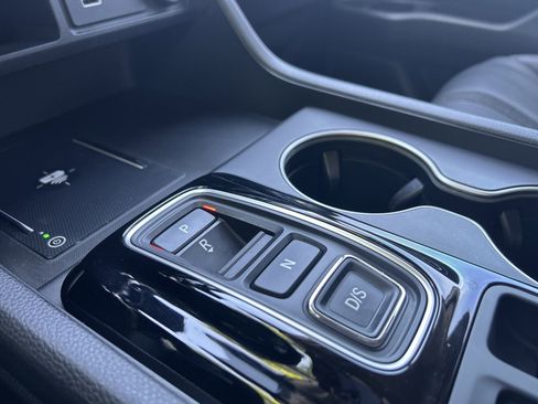 Used 2023 Honda Pilot Touring image 16
