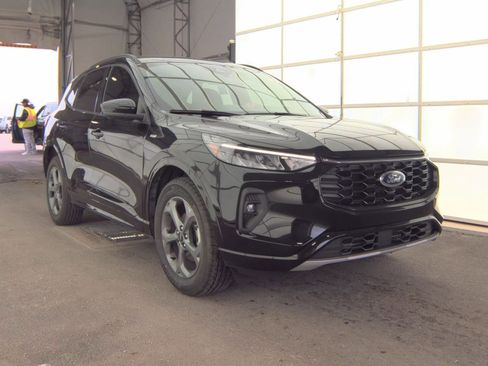 Used 2023 Ford Escape ST-Line Select w/ Tech Pack #2 image 2