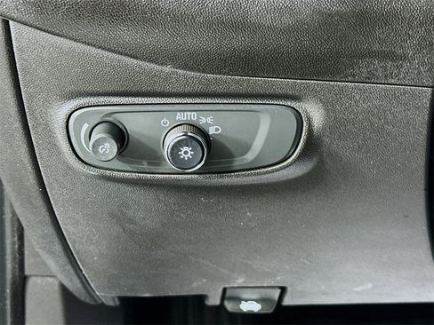 Used 2023 Chevrolet Equinox LT w/ LPO, Floor Liner Package image 10