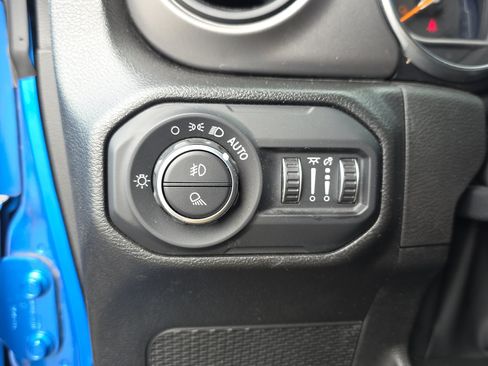 Used 2022 Jeep Gladiator Sport AWD/4WD image 21