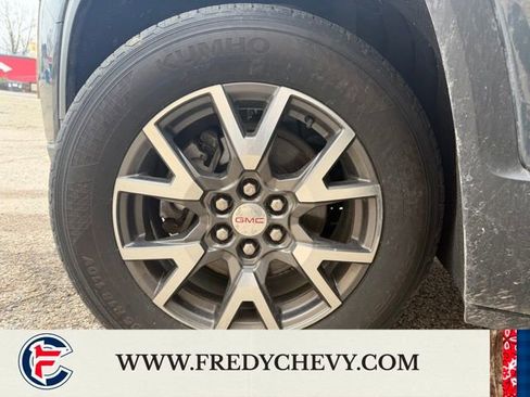 Used 2020 GMC Acadia SLE image 23