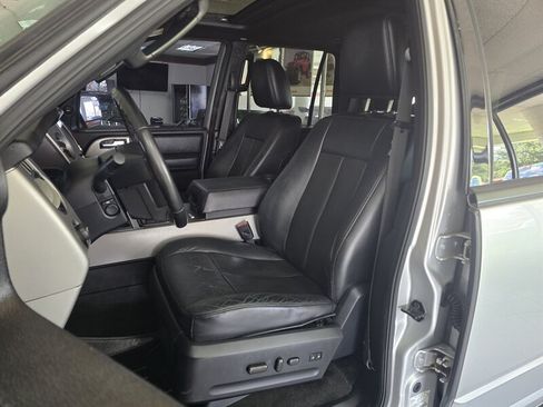 Used 2017 Ford Expedition XLT w/ Equipment Group 202A RWD image 9
