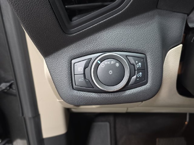 Used 2019 Ford Escape SE FWD image 26