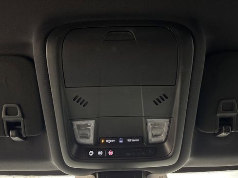 Used 2023 Chevrolet Equinox RS image 17