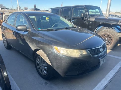 Used 2013 Kia Forte EX image 2