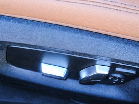 Used 2019 BMW 540i image 21