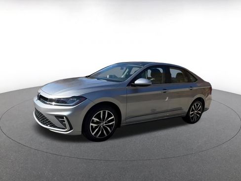 Used 2025 Volkswagen Jetta SE image 8