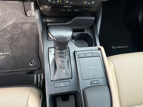 Used 2020 Lexus ES 350 w/ Premium Package image 28