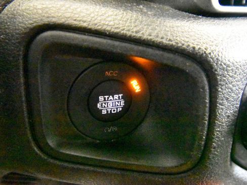 Used 2024 Jeep Wrangler Unlimited AWD/4WD image 37