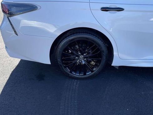 Used 2019 Toyota Camry SE image 9