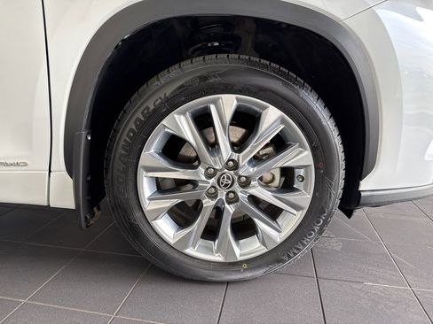 Used 2023 Toyota Highlander Limited image 55