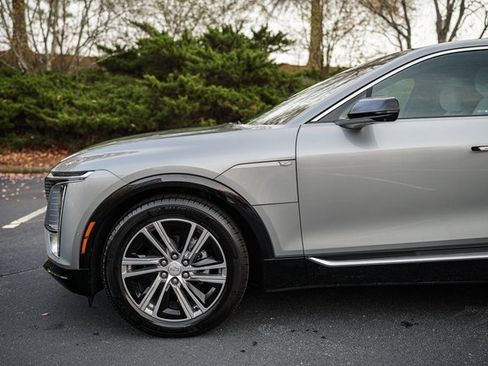 Used 2024 Cadillac Lyriq Luxury image 4