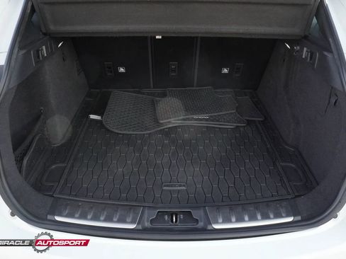 Used 2019 Jaguar F-PACE Premium image 28