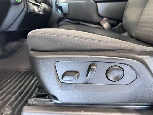 Certified 2022 Chevrolet Silverado 1500 Custom image 23