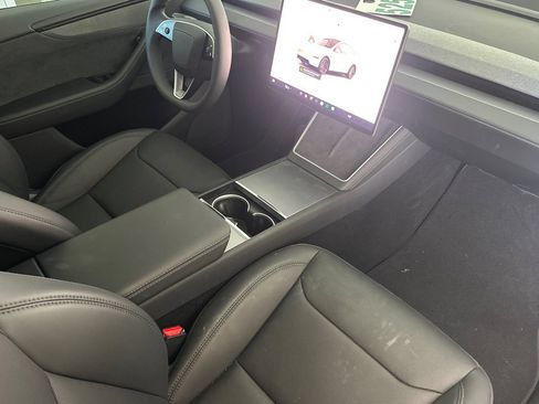 Used 2026 Tesla Model Y 2WD image 16