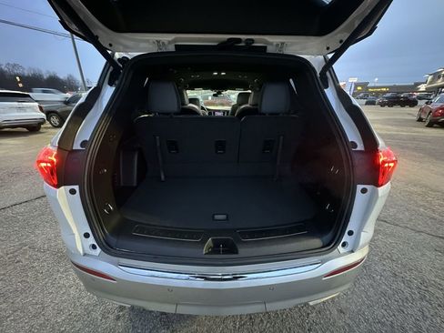 Used 2023 Buick Enclave Essence image 23