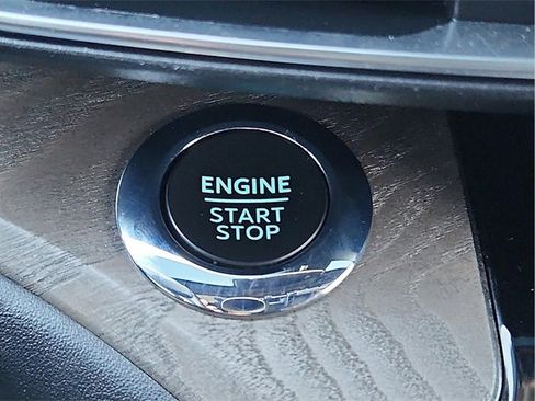 Used 2022 Ford Explorer Platinum w/ Equipment Group 601A image 17