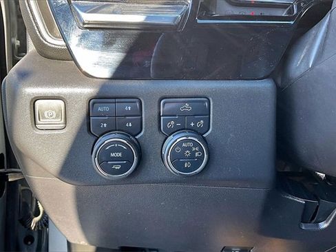 Used 2024 Chevrolet Silverado 1500 LT Trail Boss w/ Convenience Package II image 16