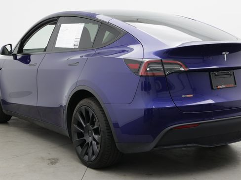 Used 2023 Tesla Model Y Long Range AWD/4WD image 6