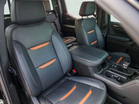Used 2025 GMC Sierra 1500 AT4 w/ AT4 Premium Package AWD/4WD image 33