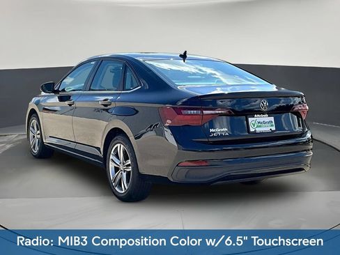 Used 2024 Volkswagen Jetta SE FWD image 5