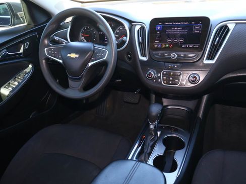 Used 2024 Chevrolet Malibu LT FWD image 9