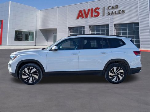 Used 2024 Volkswagen Atlas SE image 2