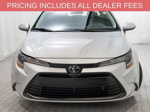 Used 2025 Toyota Corolla LE FWD image 2