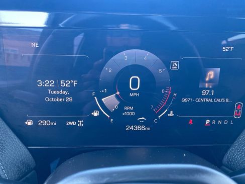 Used 2025 GMC Yukon XL Denali image 2