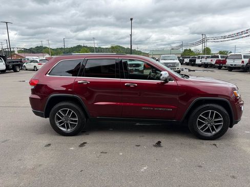 Used 2019 Jeep Grand Cherokee Limited AWD/4WD image 24