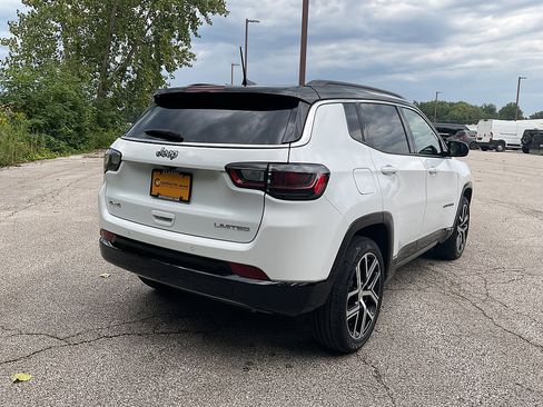 Used 2024 Jeep Compass Limited w/ Elite Group AWD/4WD image 5