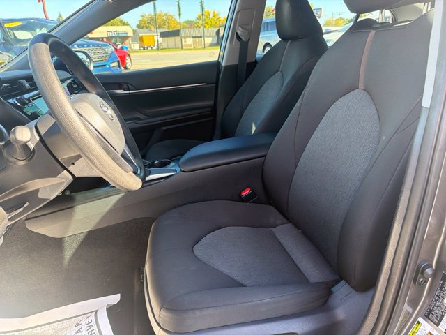 Used 2020 Toyota Camry LE FWD image 13