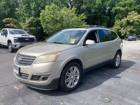 Used 2015 Chevrolet Traverse LT w/ Style and Technology Package AWD/4WD image 2