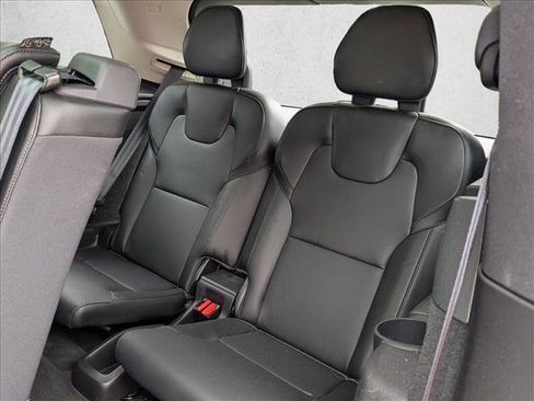 Used 2020 Volvo XC90 T5 Momentum w/ Protection Package Premier image 20