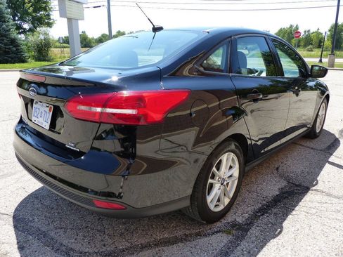 Used 2016 Ford Focus SE w/ SE Cold Weather Package FWD image 12