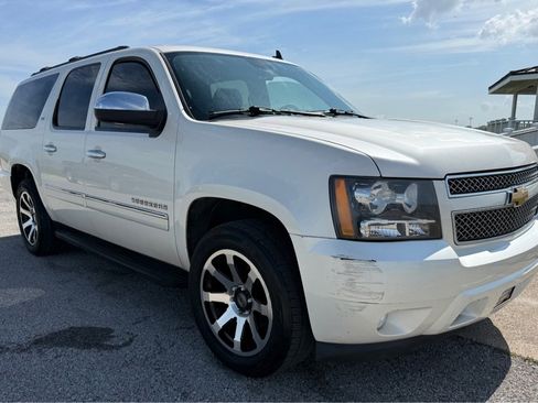 Used 2013 Chevrolet Suburban LTZ RWD image 3