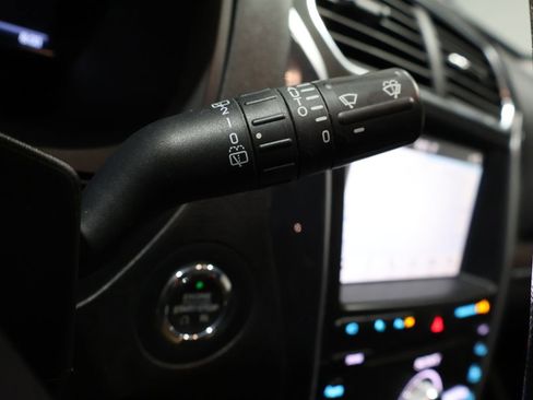 Used 2019 Ford Explorer Limited w/ Equipment Group 301A image 39