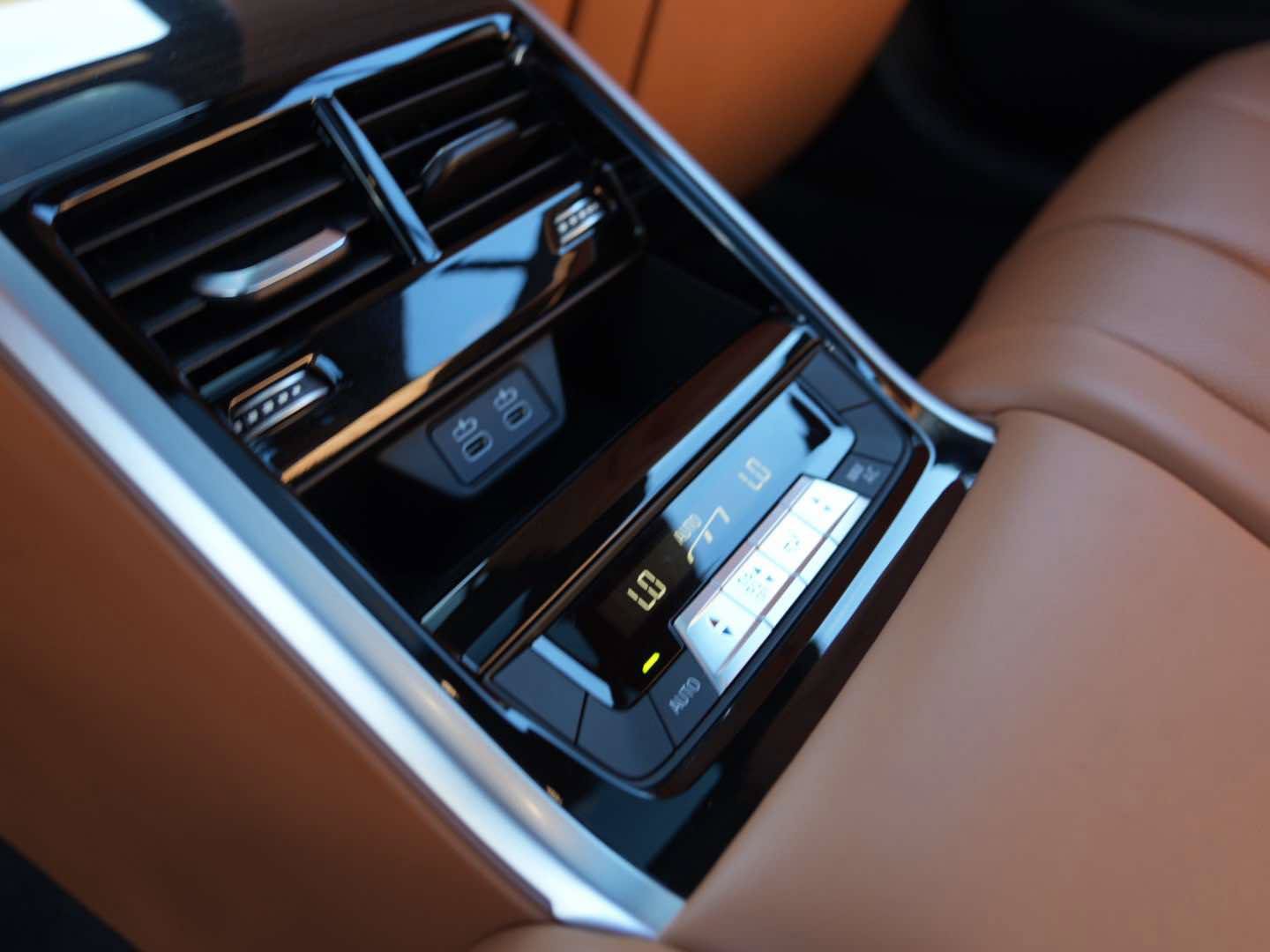 Used 2023 BMW 840i Gran Coupe w/ M Sport Professional Package RWD image 6