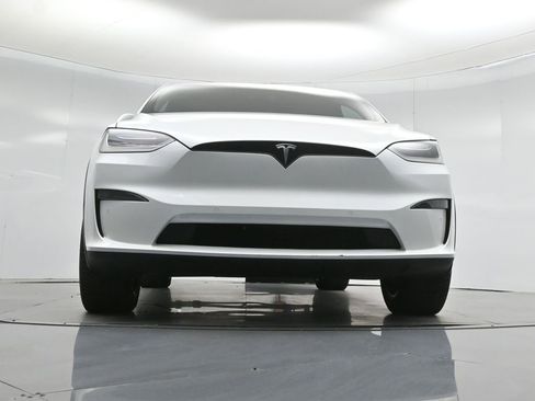 Used 2022 Tesla Model X image 41