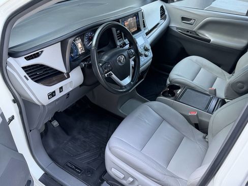 Used 2016 Toyota Sienna image 13