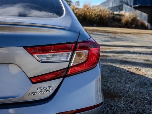 Used 2019 Honda Accord Sport image 11