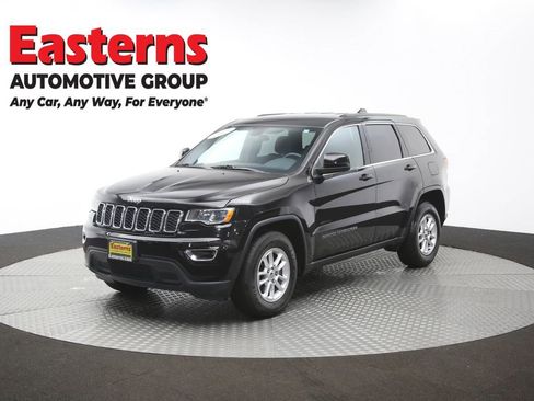 Used 2018 Jeep Grand Cherokee Laredo RWD image 56