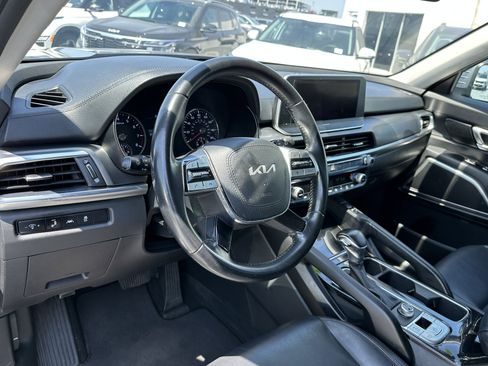 Certified 2022 Kia Telluride S FWD image 25