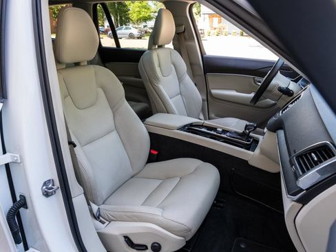 Used 2020 Volvo XC90 T5 Momentum AWD/4WD image 28