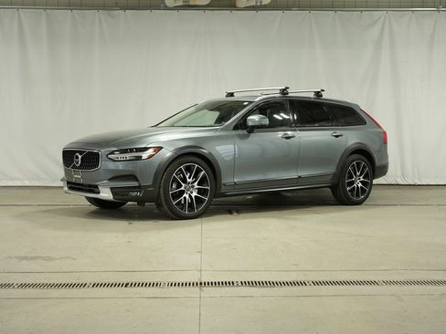 Used 2020 Volvo V90 T6 Cross Country w/ Protection Package Premier image 1