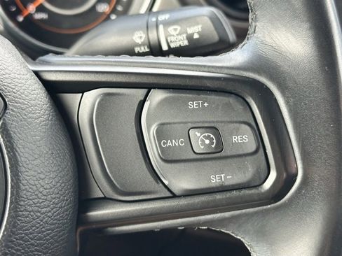 Used 2022 Jeep Wrangler Sport S image 19